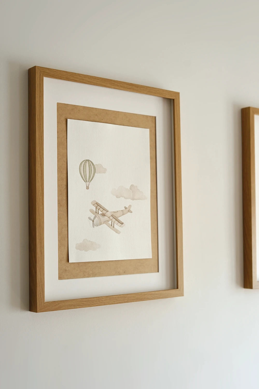 Selbstgemaltes Aquarellbild für Kinderzimmer im Vintage Stil mit Flugzeug Motiv 